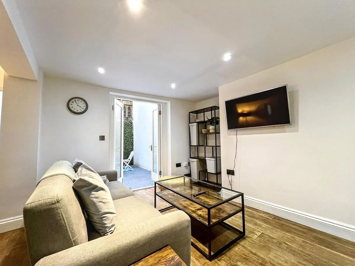 Apartment The Beach Garden Flat Brighton United Kingdom